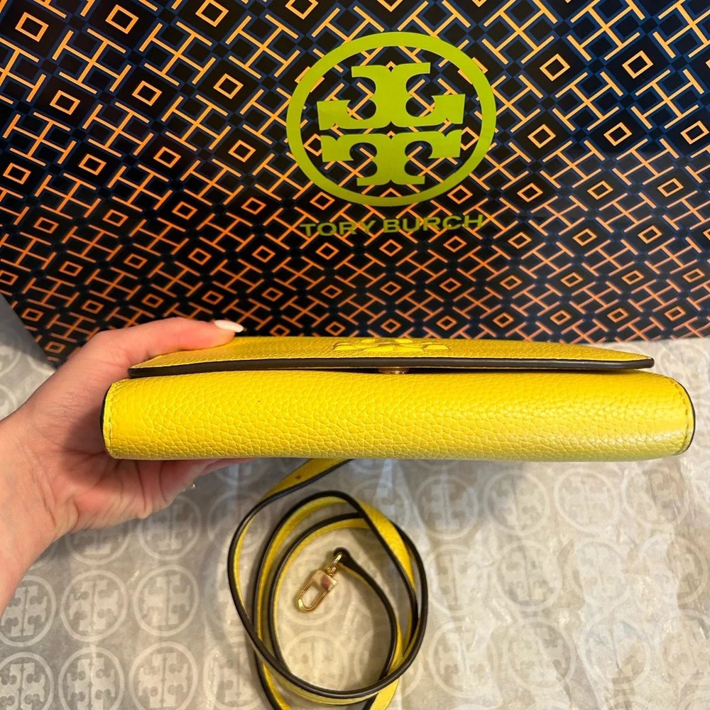 Tory Burch Thea Flat Wallet Crossbody Bag Yarrow Gold Yellow - Picture 3 of 16